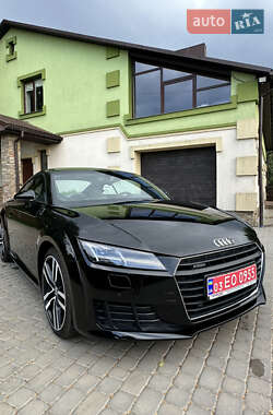 Купе Audi TT 2015 в 