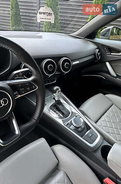 Купе Audi TT 2015 в 