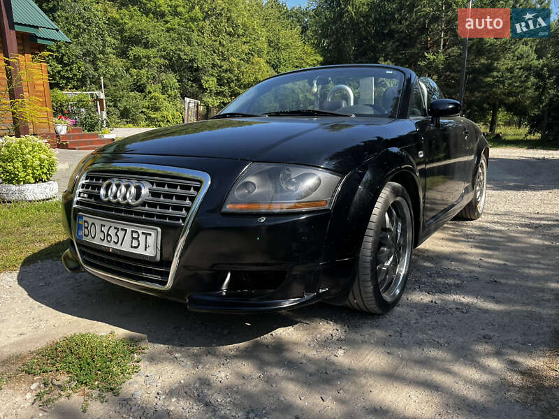 Купе Audi TT 2001 в 