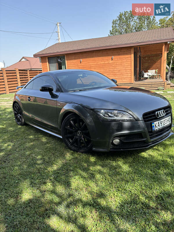 Купе Audi TT 2013 в 