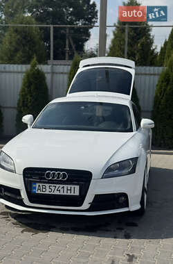 Купе Audi TT 2012 в 