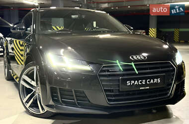 Купе Audi TT 2016 в 