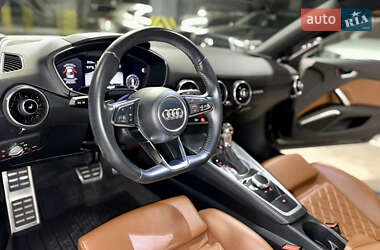 Купе Audi TT 2016 в 