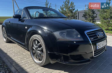 Купе Audi TT 2001 в 