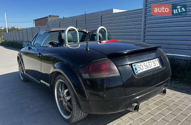 Купе Audi TT 2001 в 