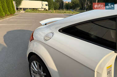 Купе Audi TT 2011 в 