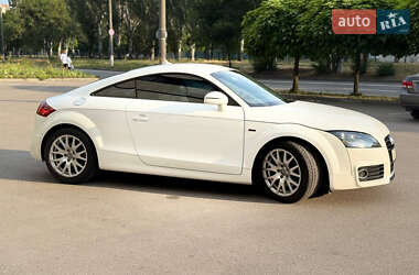Купе Audi TT 2011 в 