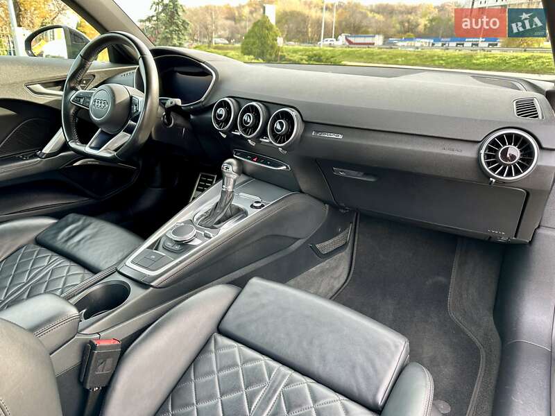 Купе Audi TT 2016 в Киеве фото 28 Купе Audi TT 2016 в Киеве