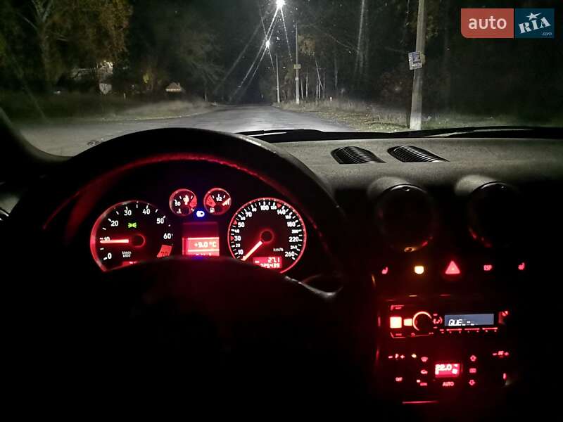 Купе Audi TT 1999 в Каменке