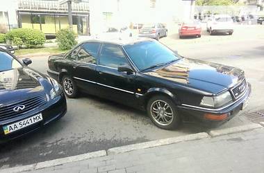 Седан Audi V8 1991 в Киеве