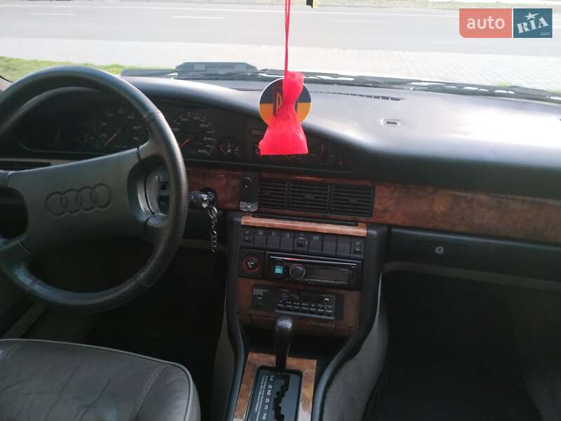 Седан Audi V8 1989 в Черкассах