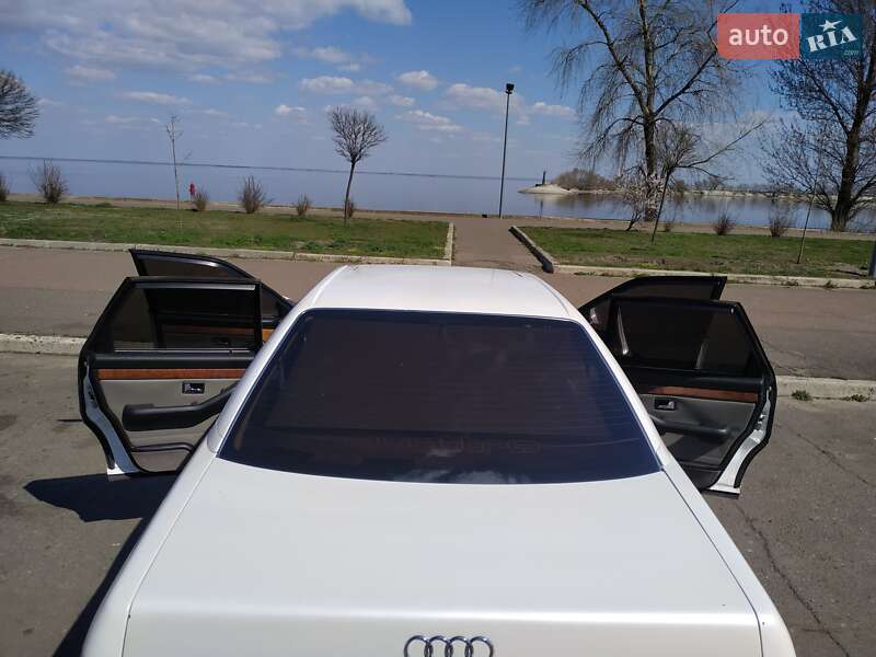 Седан Audi V8 1989 в Черкассах