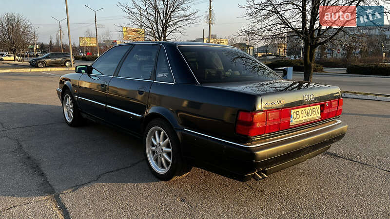 Седан Audi V8 1989 в Чернигове