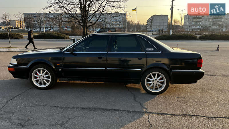 Седан Audi V8 1989 в Чернигове