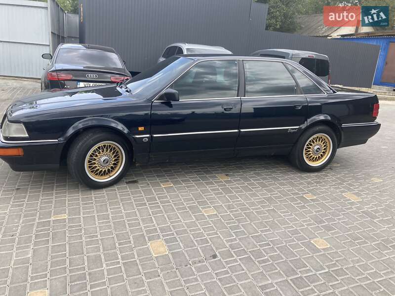 Седан Audi V8 1989 в Первомайске