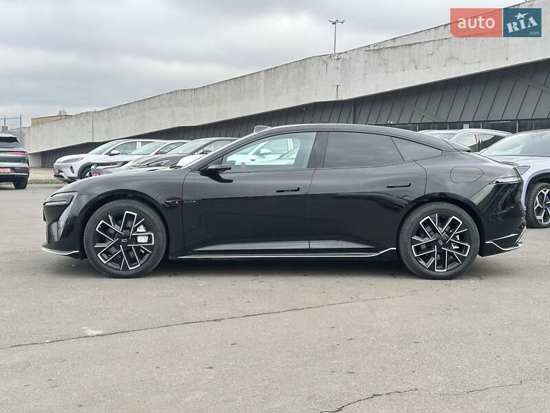 Фастбэк Avatr 06 2025 в Львове фото 28 Фастбэк Avatr 06 2025 в Львове