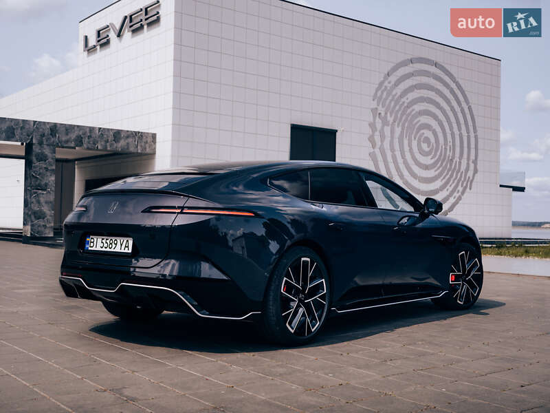 Лифтбек Avatr 12 2024 в Киеве