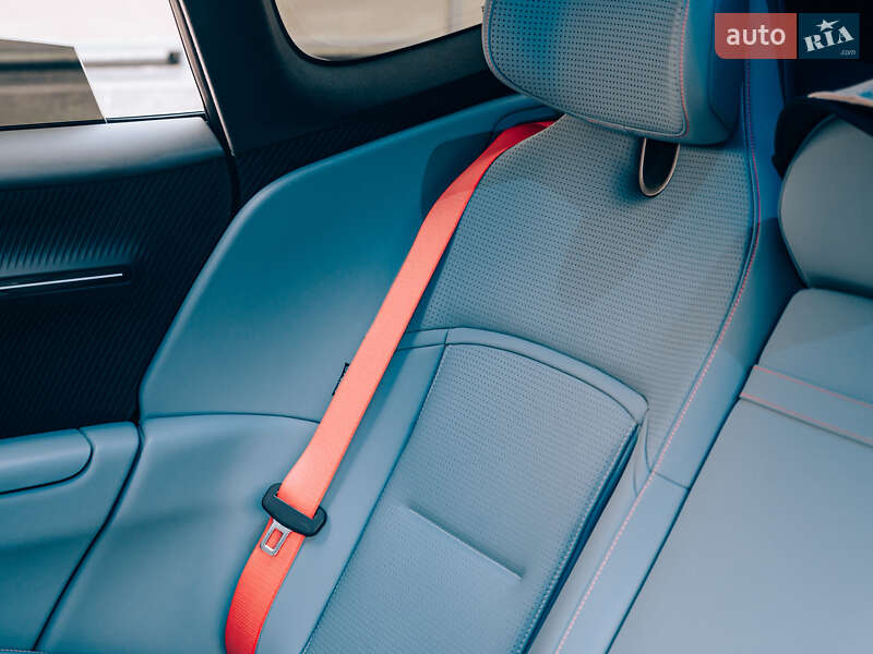 Лифтбек Avatr 12 2024 в Киеве