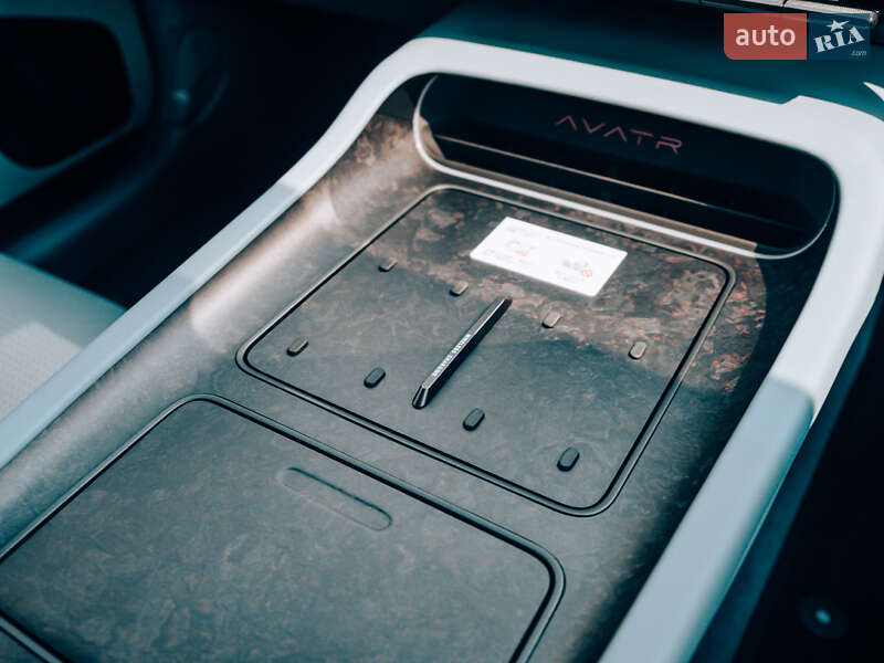 Лифтбек Avatr 12 2024 в Киеве