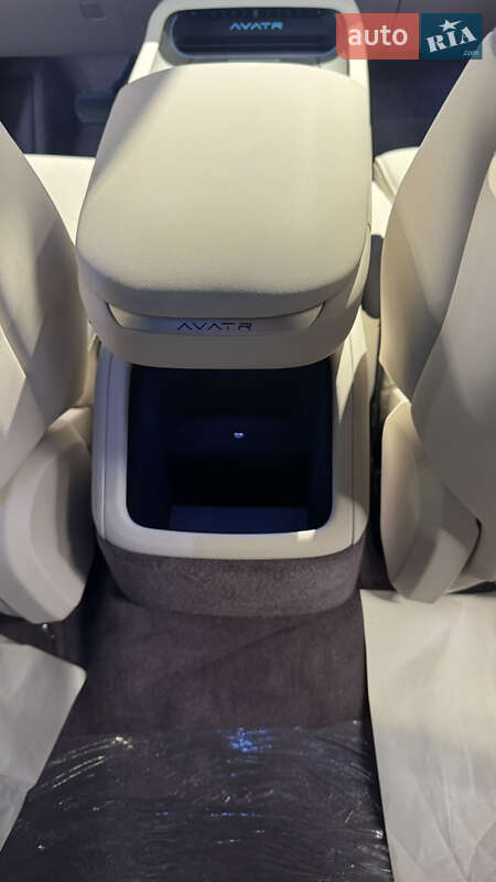 Седан Avatr 12 2024 в Киеве