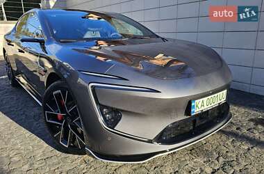 Седан Avatr 12 2024 в Киеве