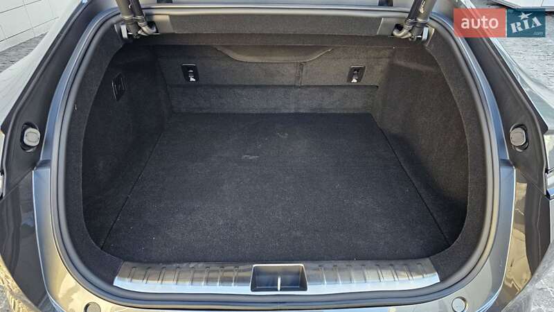 Седан Avatr 12 2024 в Киеве