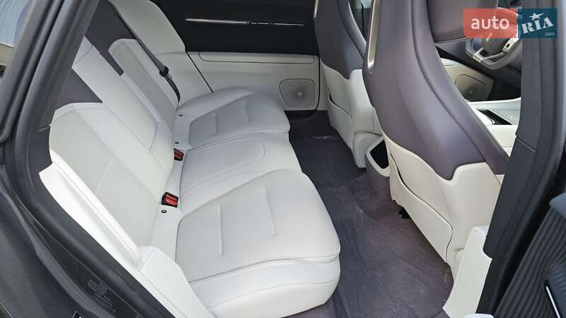 Седан Avatr 12 2024 в Киеве