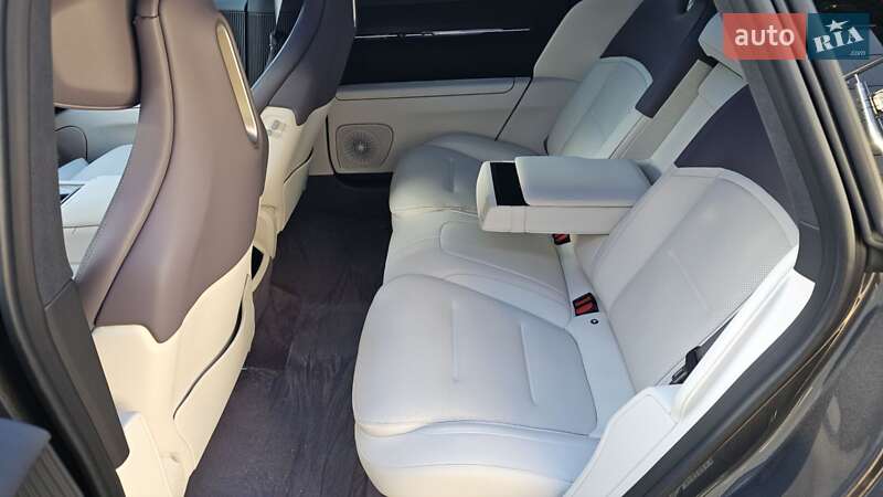 Седан Avatr 12 2024 в Киеве