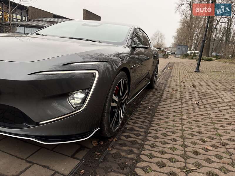 Лифтбек Avatr 12 2024 в Киеве