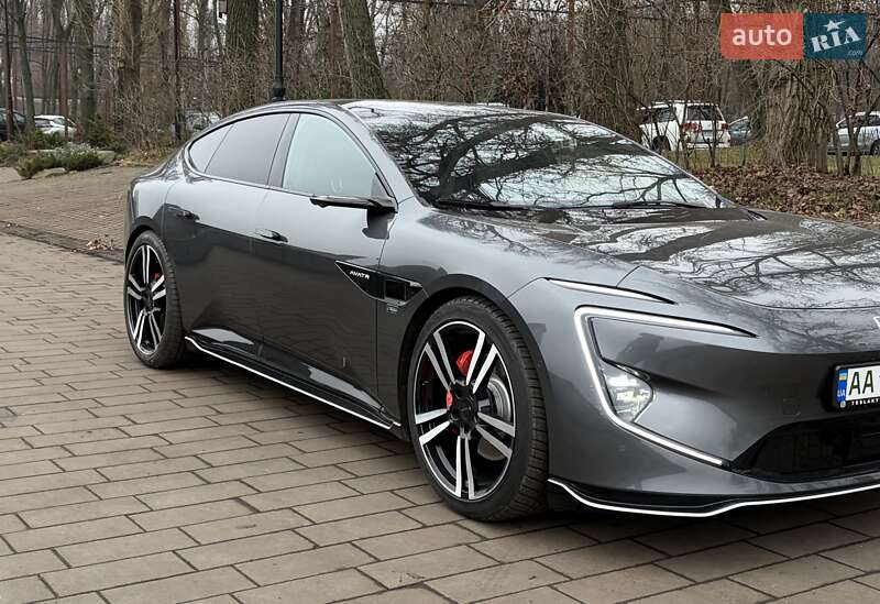 Лифтбек Avatr 12 2024 в Киеве