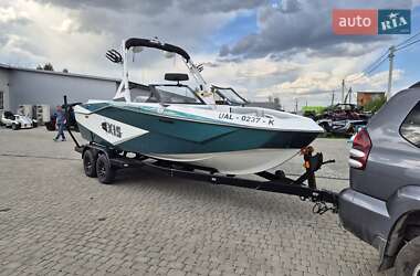 Катер Axis Wake A 2024 в 