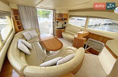 Моторна яхта Azimut Benetti 2002 в Києві