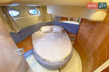 Моторна яхта Azimut Benetti 2002 в Києві