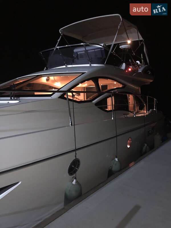 Моторная яхта Azimut Flybridge-Range 2011 в Киеве
