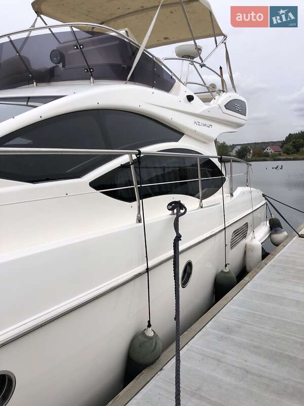 Моторная яхта Azimut Flybridge-Range 2011 в Киеве