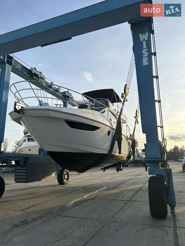 Моторна яхта Azimut Flybridge-Range 2011 в Києві фото 29 Моторна яхта Azimut Flybridge-Range 2011 в Києві