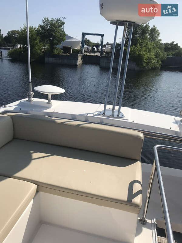 Моторна яхта Azimut Flybridge-Range 2011 в Києві фото 35 Моторна яхта Azimut Flybridge-Range 2011 в Києві