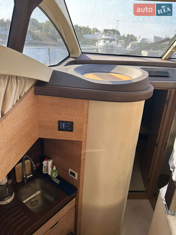 Моторна яхта Azimut Flybridge-Range 2011 в Києві фото 47 Моторна яхта Azimut Flybridge-Range 2011 в Києві