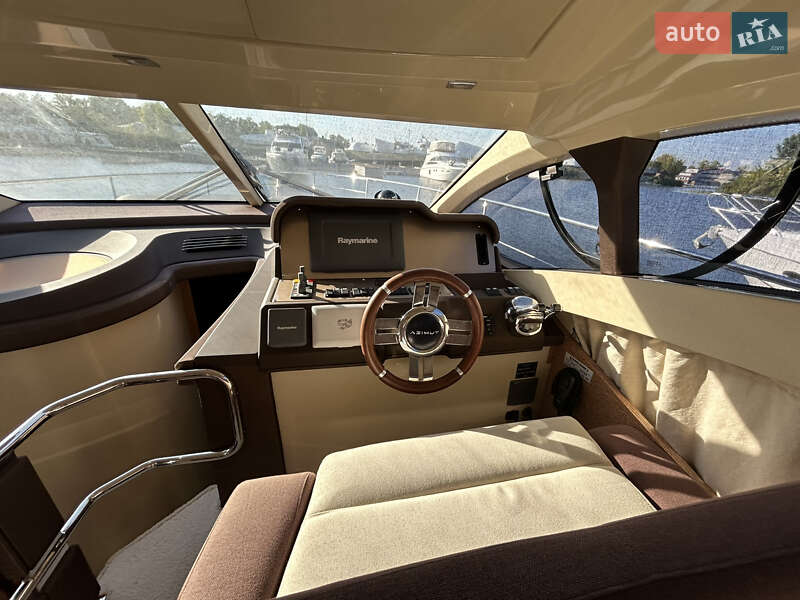 Моторна яхта Azimut Flybridge-Range 2011 в Києві фото 50 Моторна яхта Azimut Flybridge-Range 2011 в Києві