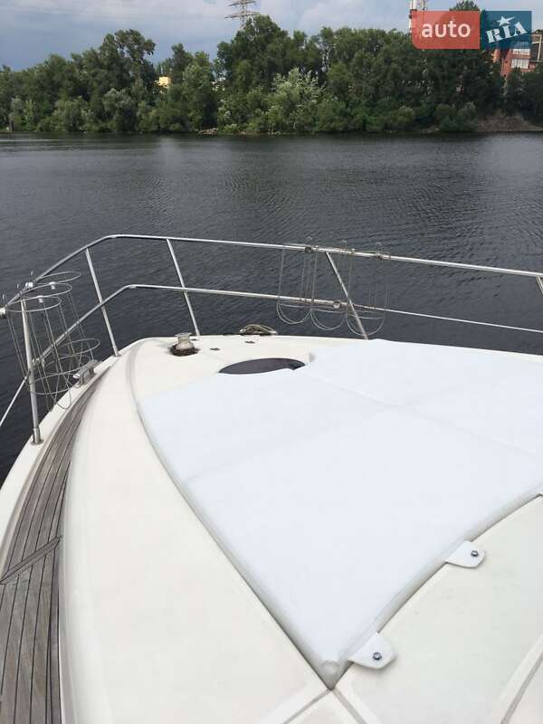 Моторна яхта Azimut Flybridge-Range 2007 в Києві