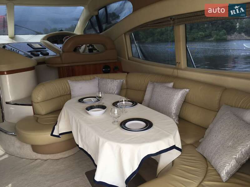Моторна яхта Azimut Flybridge-Range 2007 в Києві