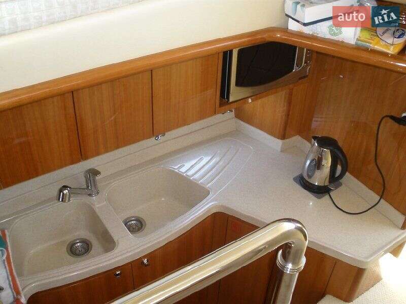 Моторна яхта Azimut Flybridge-Range 2007 в Києві