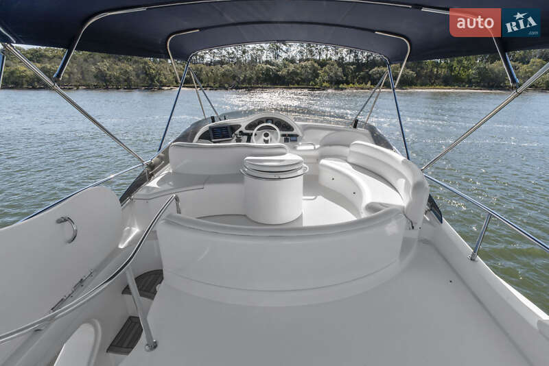 Моторная яхта Azimut Flybridge-Range 2004 в Киеве