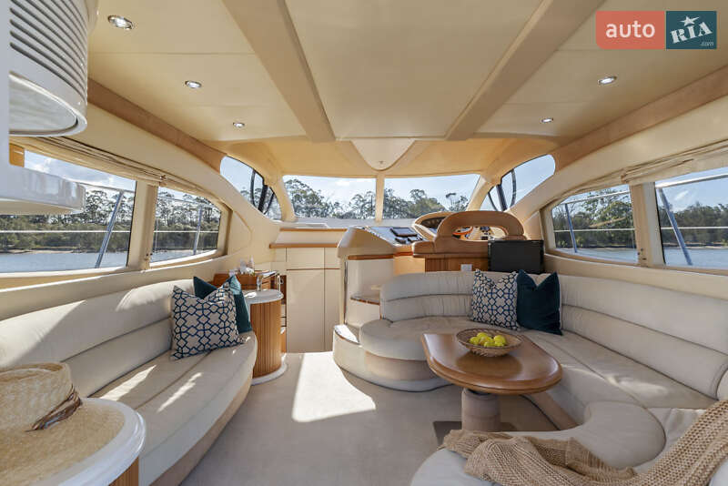 Моторная яхта Azimut Flybridge-Range 2004 в Киеве