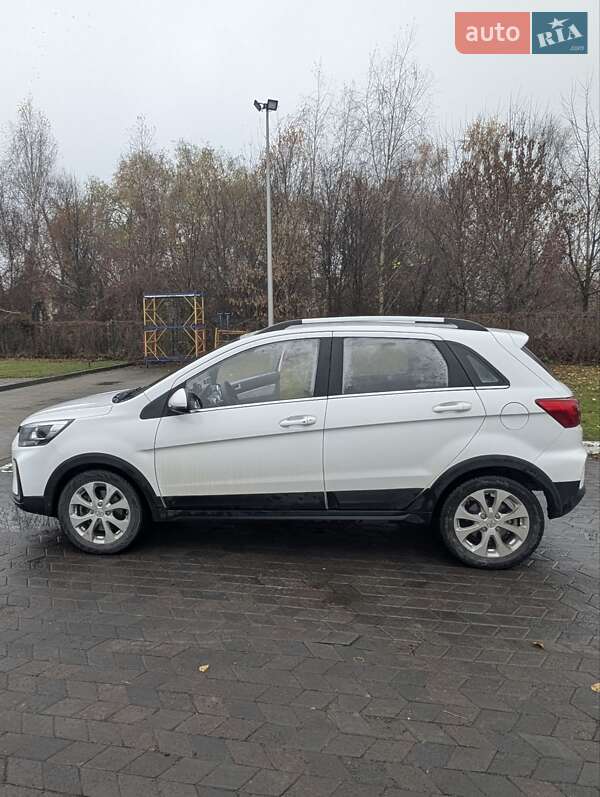 Внедорожник / Кроссовер BAIC EC5 2019 в Ровно фото 16 Внедорожник / Кроссовер BAIC EC5 2019 в Ровно