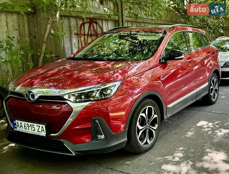 Позашляховик / Кросовер BAIC EX5 2019 в 