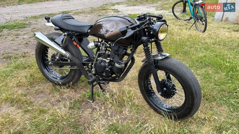 Кафе рейсер Bajaj Boxer 150 2020 в Калиновке