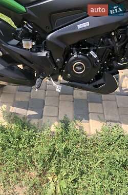 Мотоцикл Без обтекателей (Naked bike) Bajaj Dominar 400 2024 в 