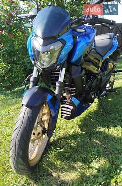 Мотоцикл Без обтекателей (Naked bike) Bajaj Dominar 400 2018 в 