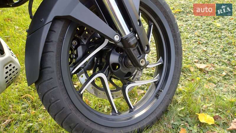 Мотоцикл Багатоцільовий (All-round) Bajaj Dominar 400 2023 в Кам'янському